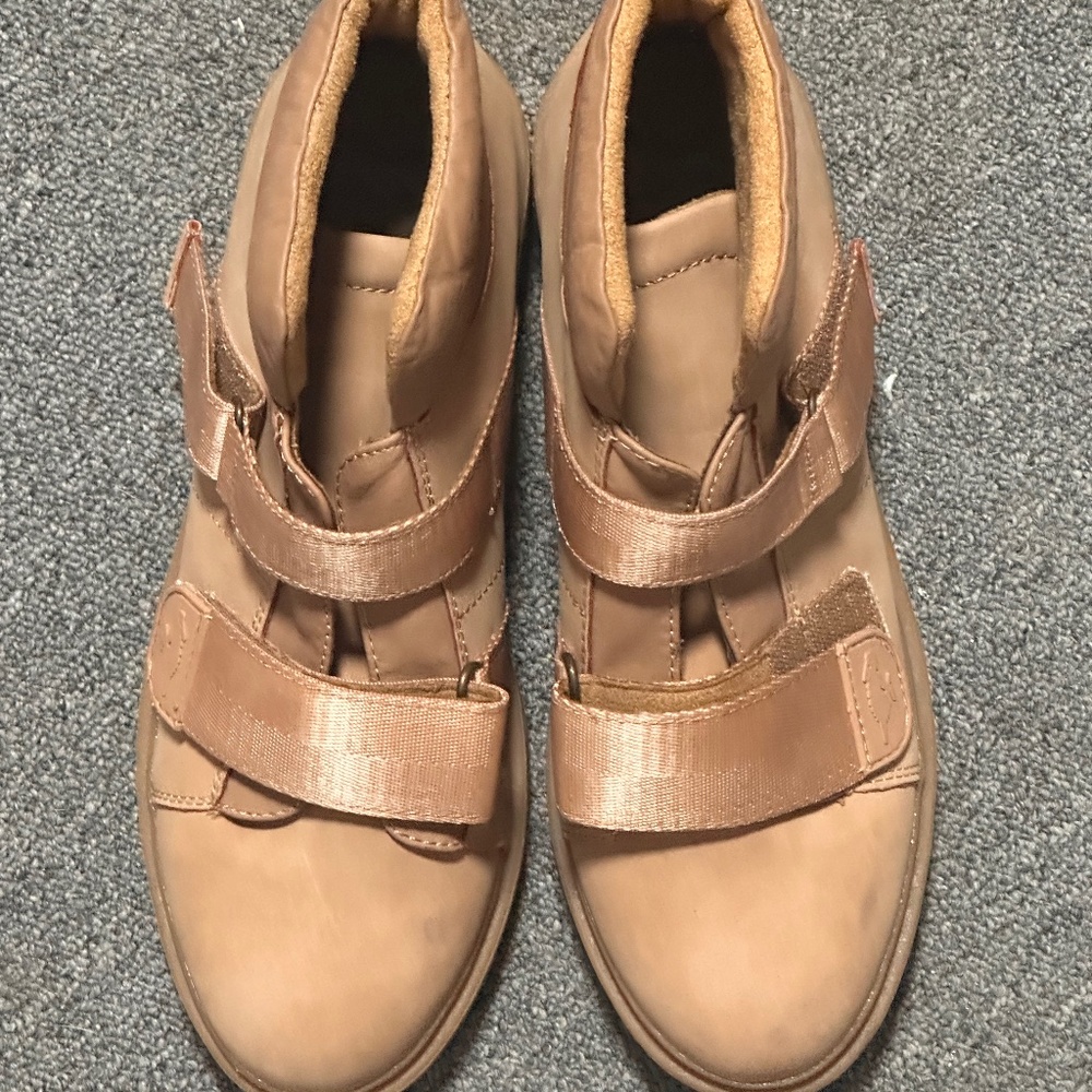 Rocket Dog Women's Ilani Hawkeye Nylon Camel Boots-Size 11